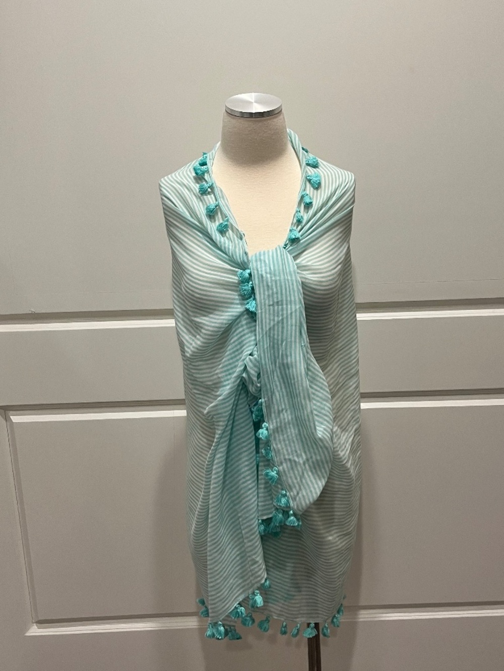 J Mclaughlin 100% Sheer Cotton Sarong / Pareo / Scarf w/ Tassels 72" x 36"
